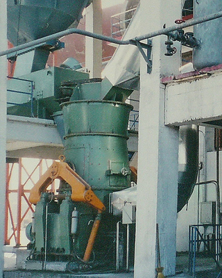 Moedor vertical Pulverizer do moinho da pedra calcária do clinquer 2500mm 2800mm